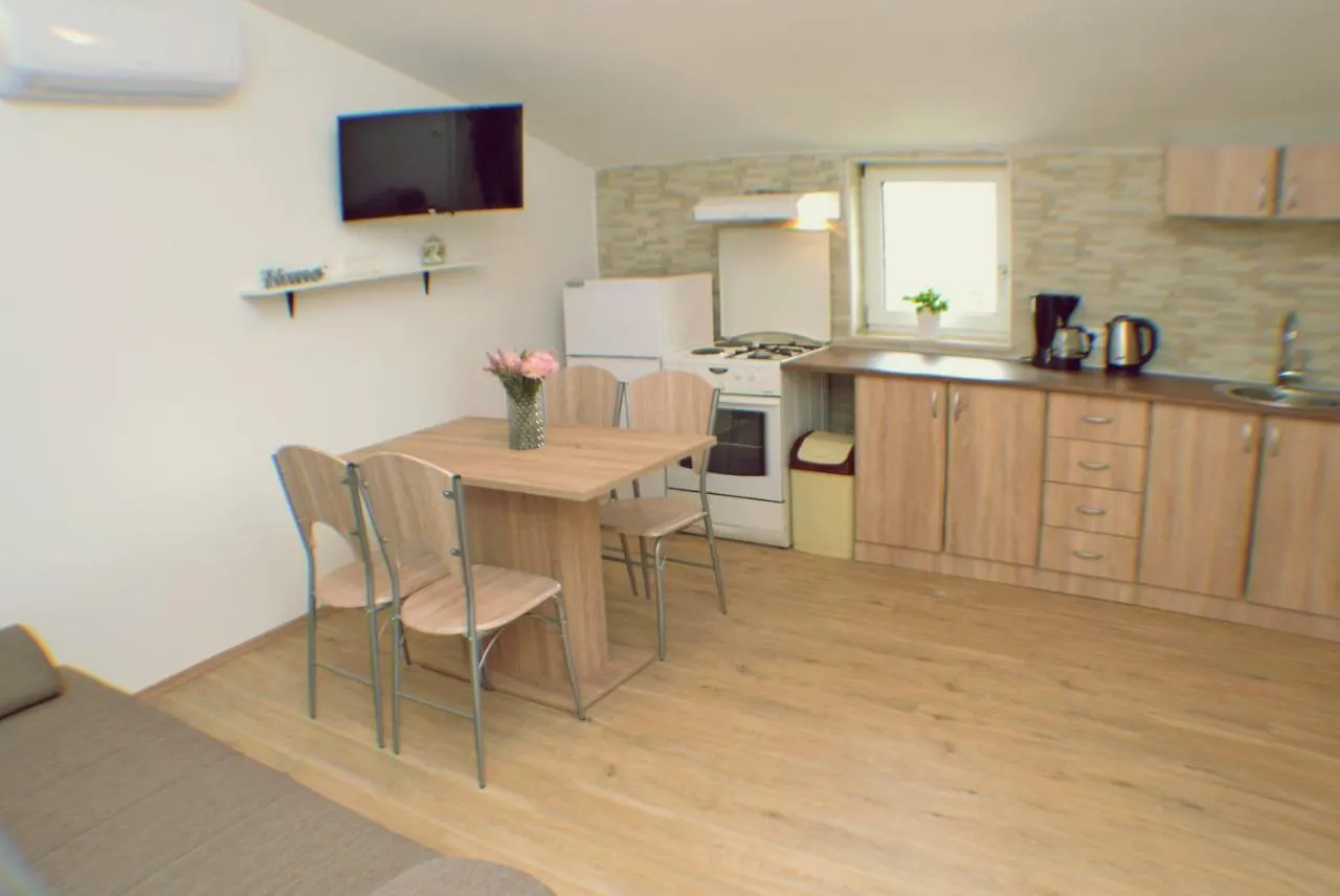 Lamija Apartment Near The Beach Pula