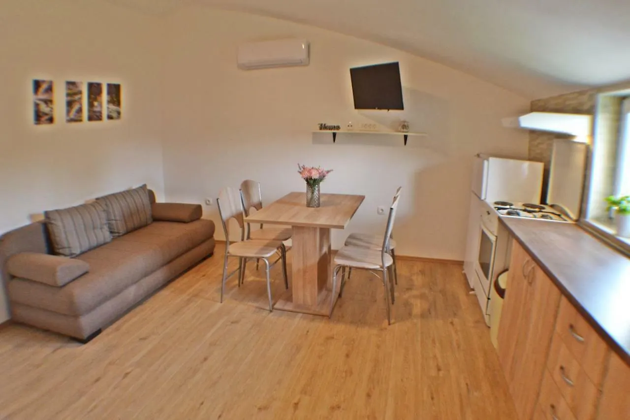 Lamija Apartment Near The Beach Pula